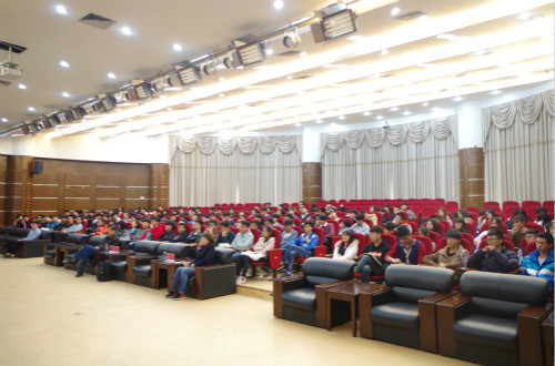 同学们认真聆听 (2)_meitu_2.jpg